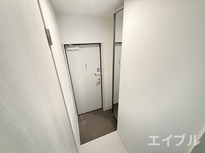 玄関　※写真は1階の写真になります※