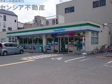 コンビニ　ファミリーマート今津中三丁目店（コンビニ）まで483m