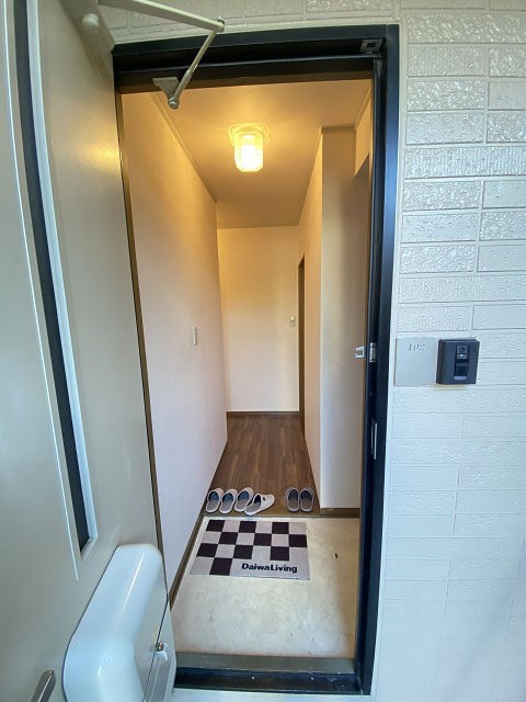玄関　落ち着いた玄関です