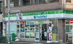 コンビニ　ファミリーマート上中里三丁目店（コンビニ）まで160m