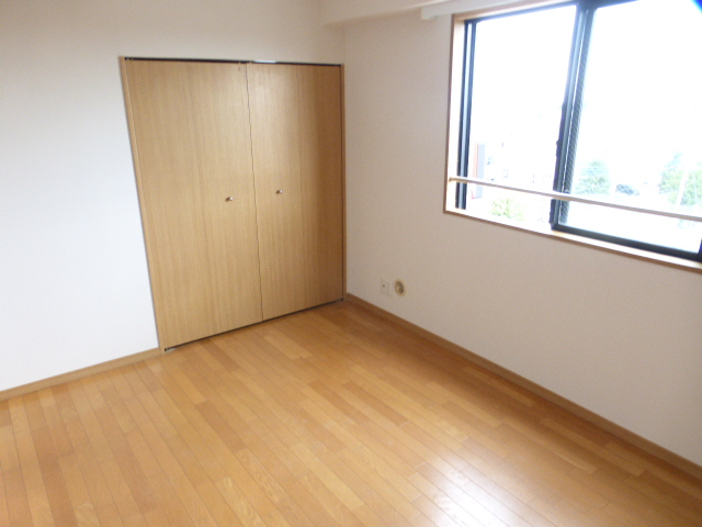 その他部屋・スペース　北側洋室　寝室or子供部屋に・・・　（写真は角部屋）