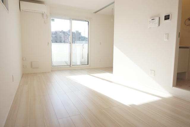 居室・リビング　南向きのリビングです★