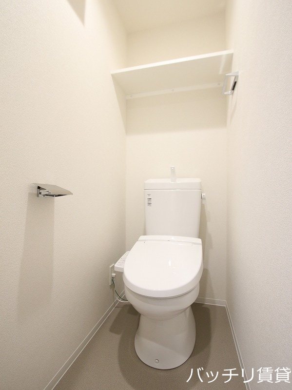 トイレ　画像は、同型タイプの為、現状を優先いたします。