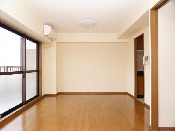 居室・リビング　内装