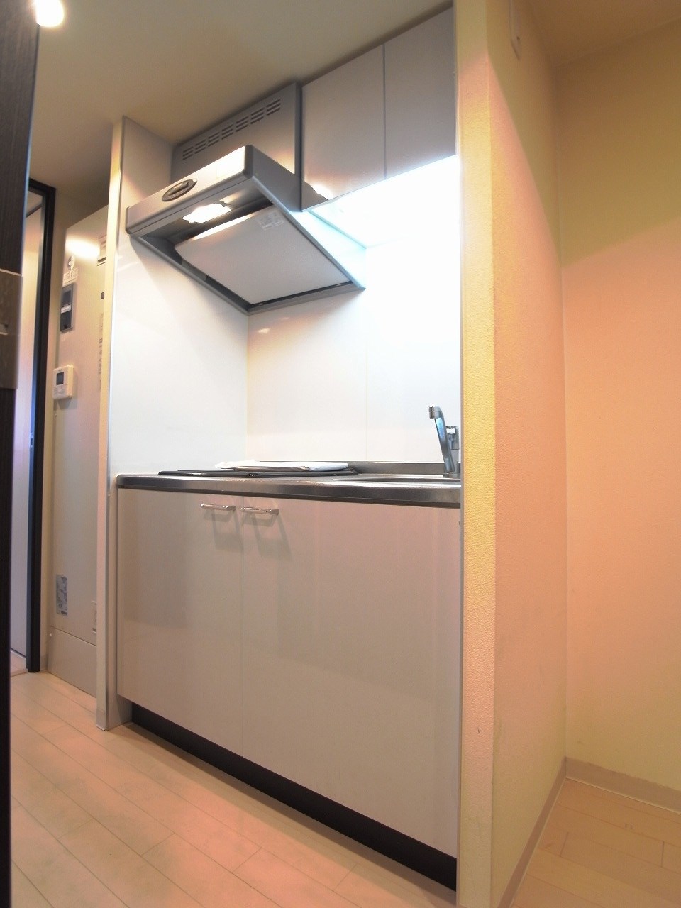 キッチン　コンパクトなキッチンで掃除もラクラク