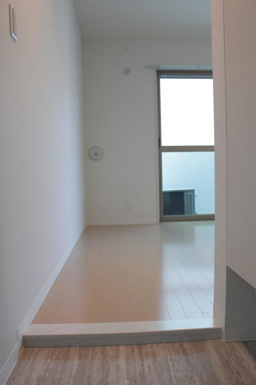 玄関　※別部屋参考写真