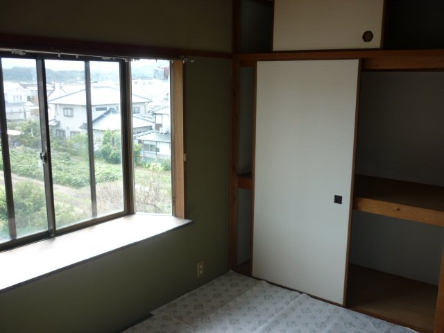 収納　写真と現況が異なる場合は現況を優先します。