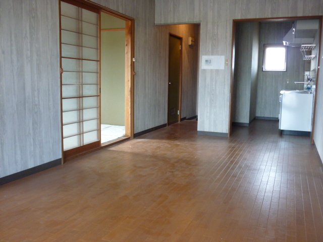 居室・リビング　写真と現況が異なる場合は現況を優先します。