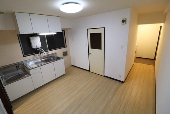 居室・リビング　※別室の写真です。