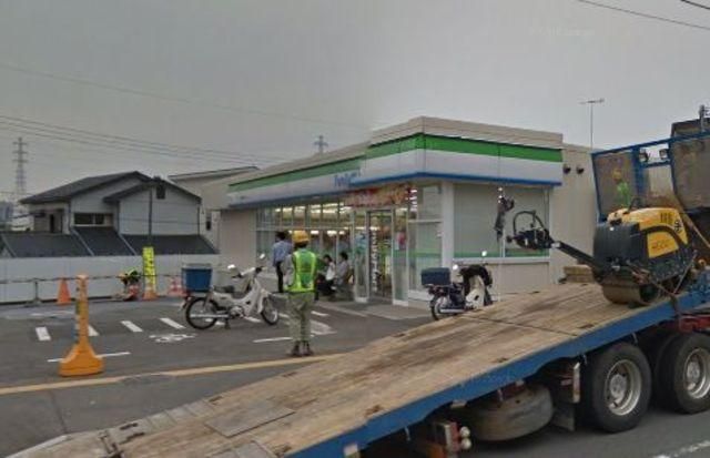 コンビニ　ファミリーマート藤沢湘南台四丁目店（コンビニ）まで611m