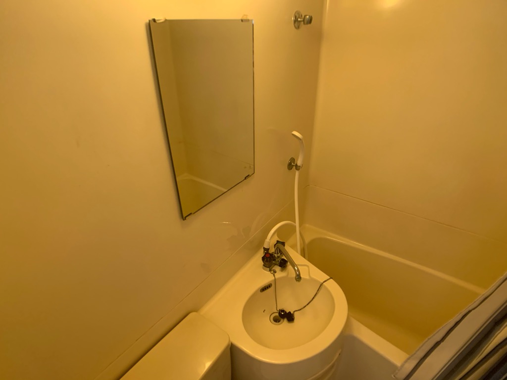 洗面設備　浴室内に洗面台付き！