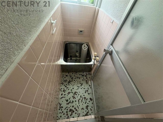 バス・シャワールーム　浴室に窓があって明るい！