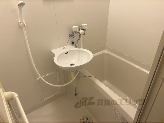 バス・シャワールーム　バス