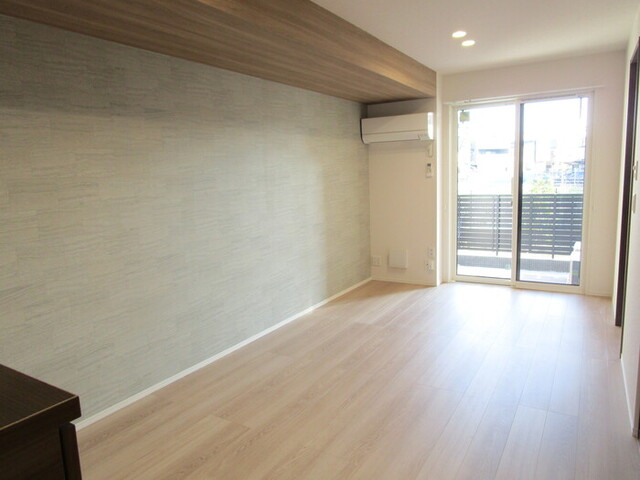 居室・リビング　居室全景