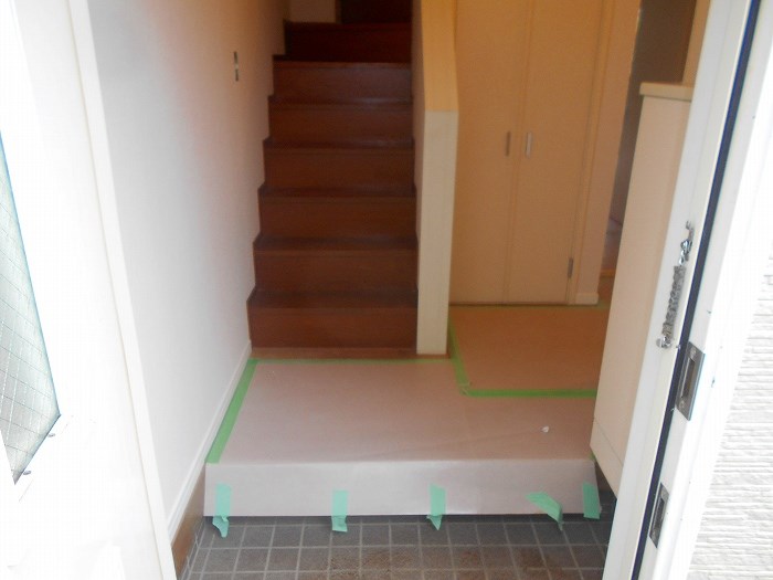 玄関　反転写真