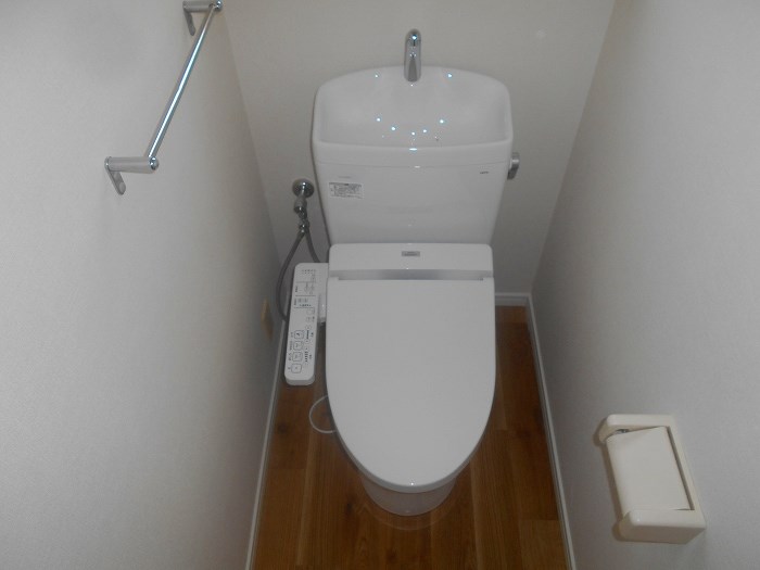 トイレ　反転写真