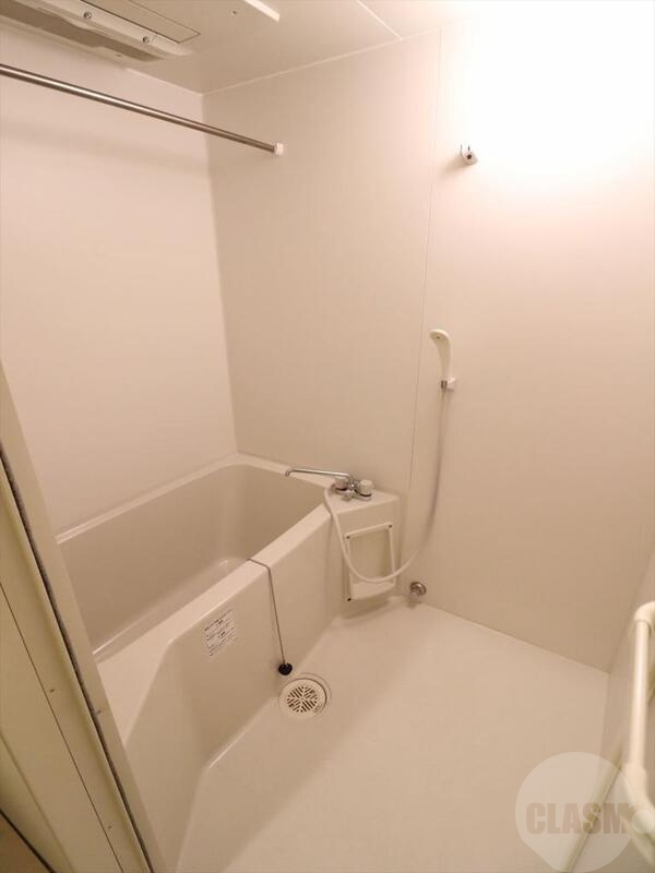 バス・シャワールーム　浴室乾燥機能付き