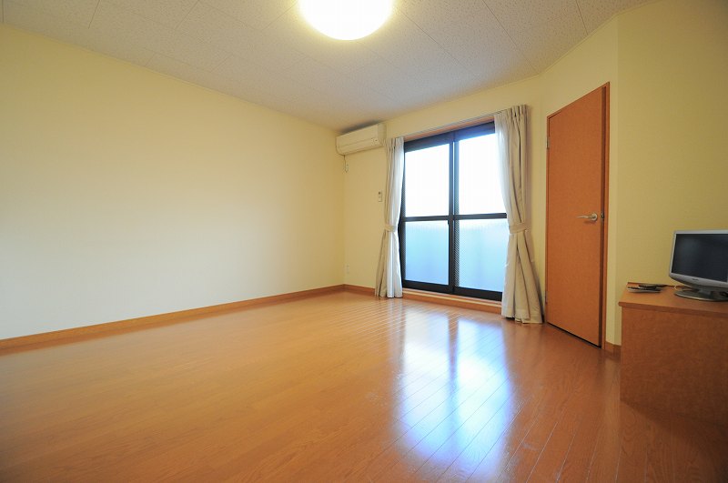 居室・リビング　明るく開放感のあるお部屋