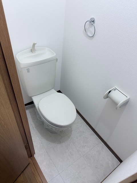 トイレ　別号室の写真です。