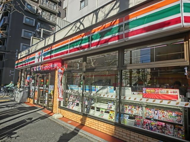 コンビニ　セブンイレブン（コンビニ）まで432m