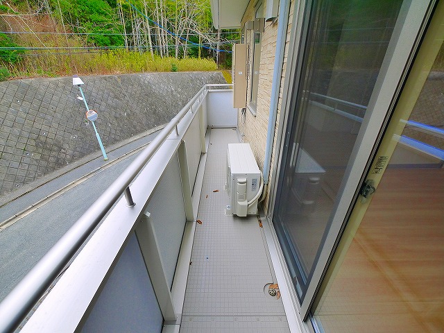 バルコニー　開放的で明るい空間を演出してくれるバルコニーです