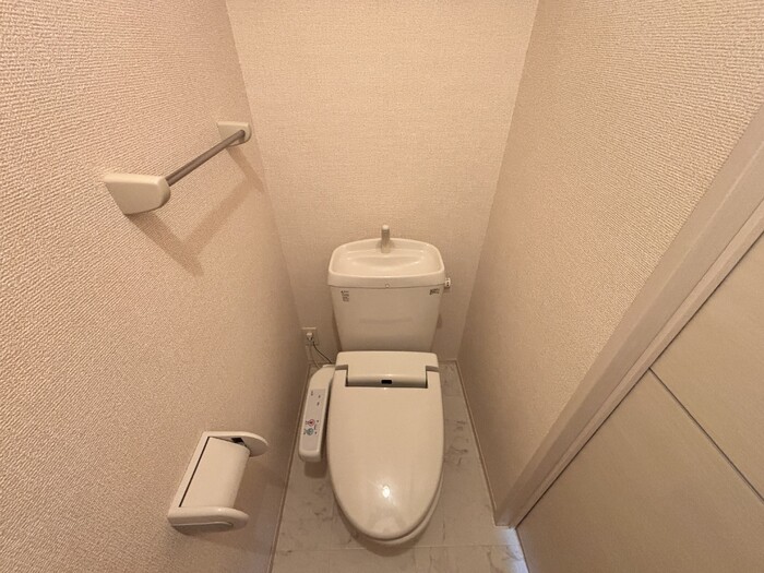 トイレ　嬉しい温水洗浄便座付き♪