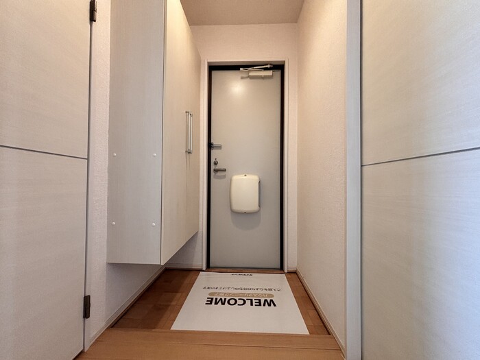 玄関　シューズボックス付きの玄関です☆