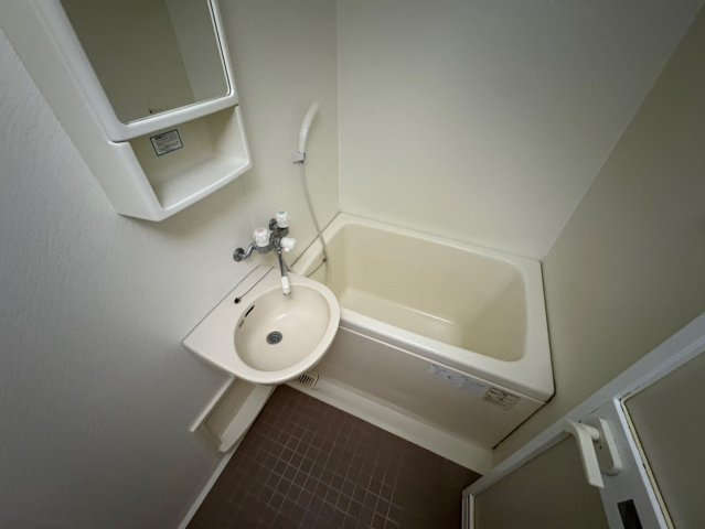 バス・シャワールーム　ゆったり過ごせるお風呂です