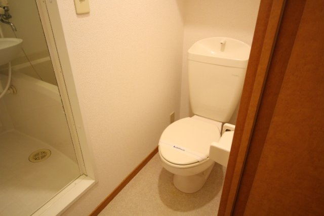 トイレ　同物件別号室