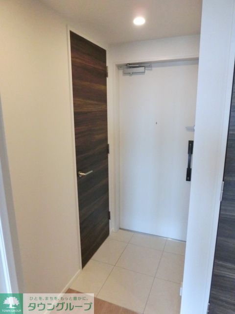 玄関　※写真は同タイプ住戸です。