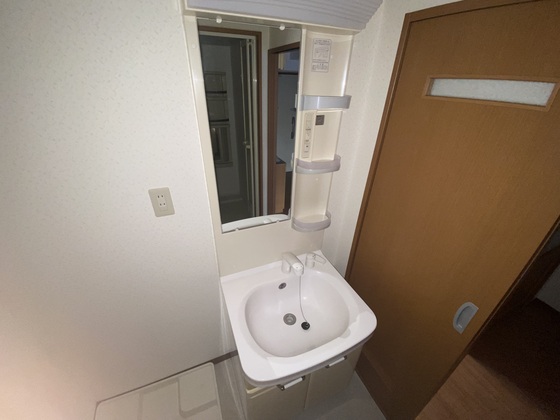 洗面設備　※別部屋の写真です