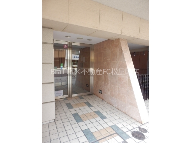 エントランス　マンション共用部分