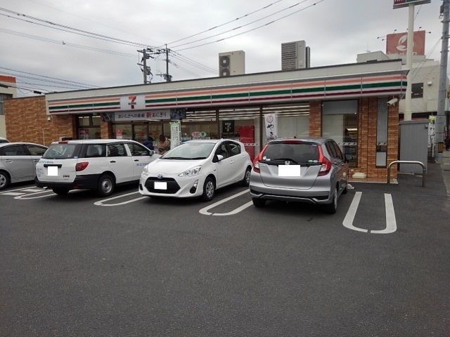 コンビニ　セブンイレブン久留米諏訪野町店（コンビニ）まで180m