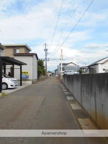 その他　前面道路（その他）まで0m