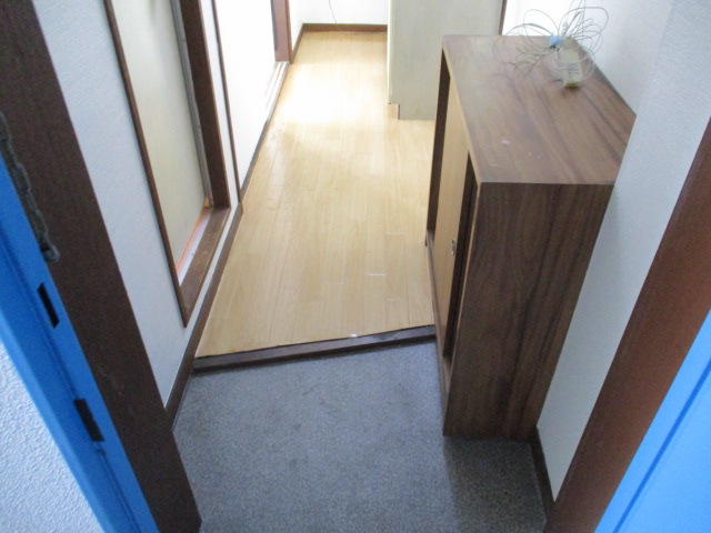 玄関　玄関収納あり。
