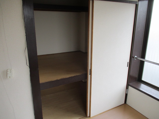 収納　居室収納たっぷり入ります。
