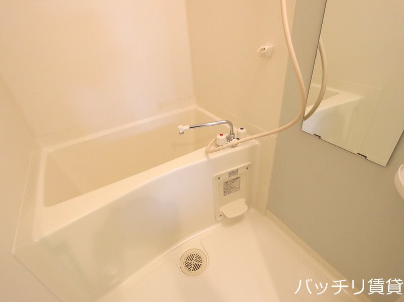 バス・シャワールーム　※同型タイプの為、現状優先