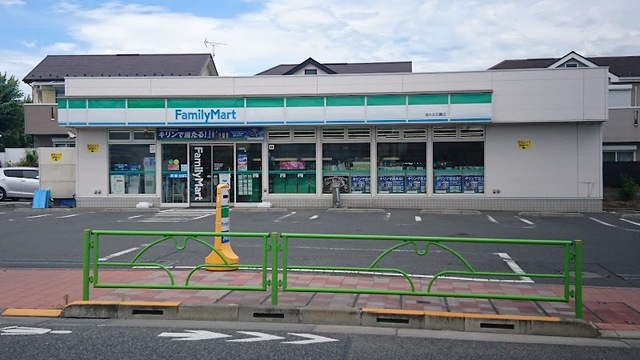 コンビニ　ファミリーマート福生北田園店（コンビニ）まで689m