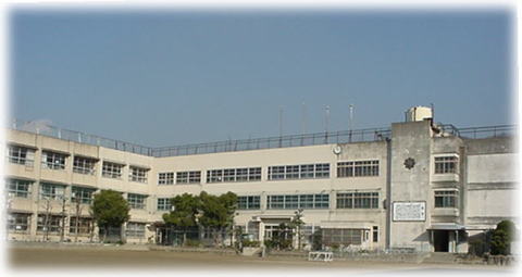 小学校　孔舎衙小学校（小学校）まで415m