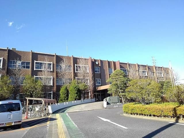 役所　八潮市役所（役所）まで900m