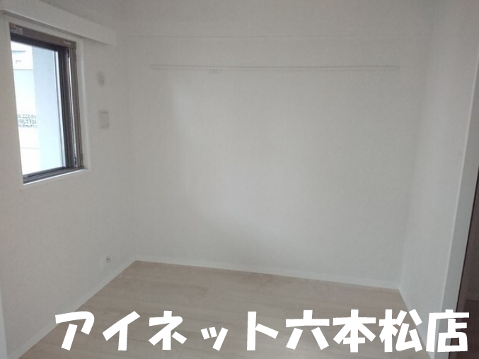 その他部屋・スペース　こちら寝室にいかがでしょうか。