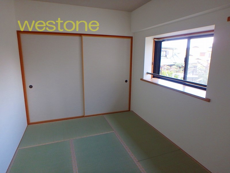その他部屋・スペース　出窓があり明るい和室6帖