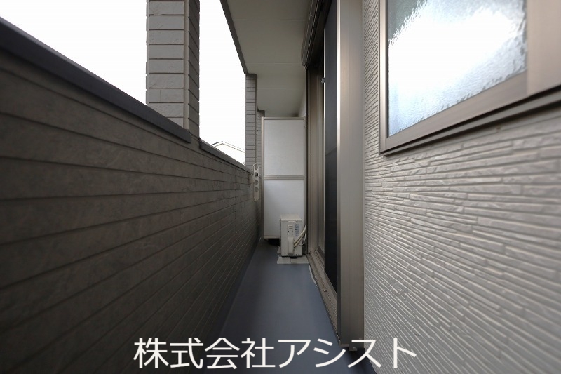 バルコニー　日当たり良好なバルコニー