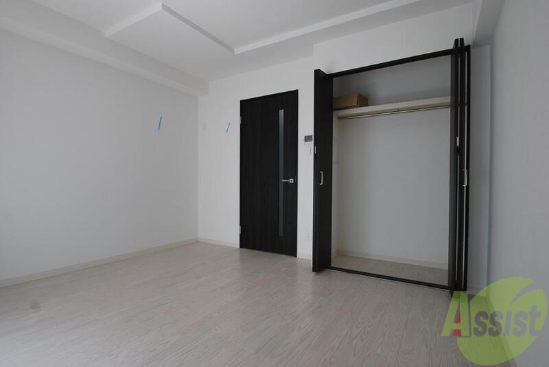 居室・リビング　白が基調なお部屋でお部屋中が明るいですよ！！