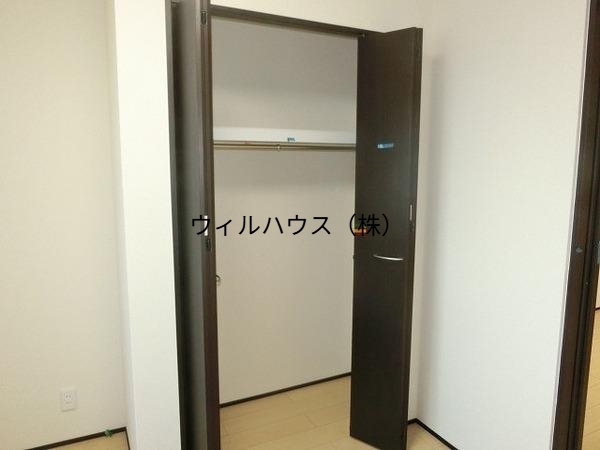 収納　ハンガーパイプ付き収納！
