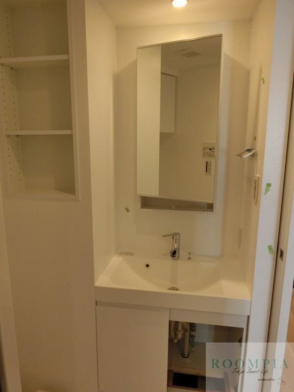 洗面設備　※同タイプの別のお部屋です。