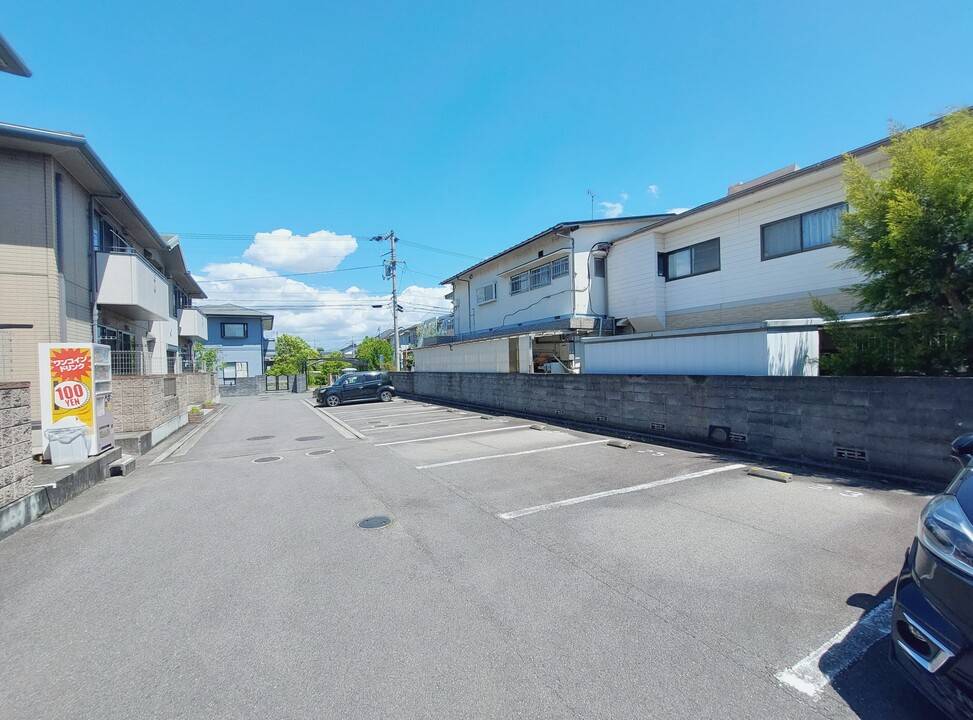 駐車場　駐車場