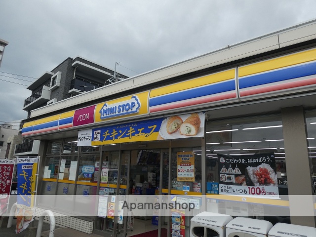 コンビニ　ミニストップ（コンビニ）まで686m