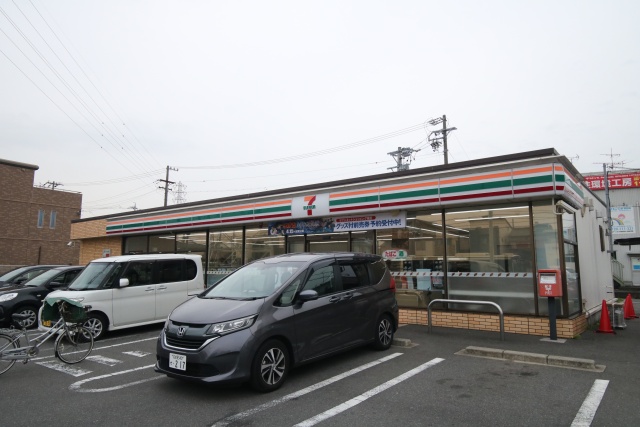 コンビニ　セブン－イレブン　名古屋草平町店（コンビニ）まで200m
