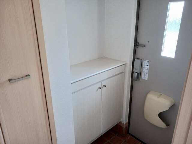 玄関　収納もある玄関です
